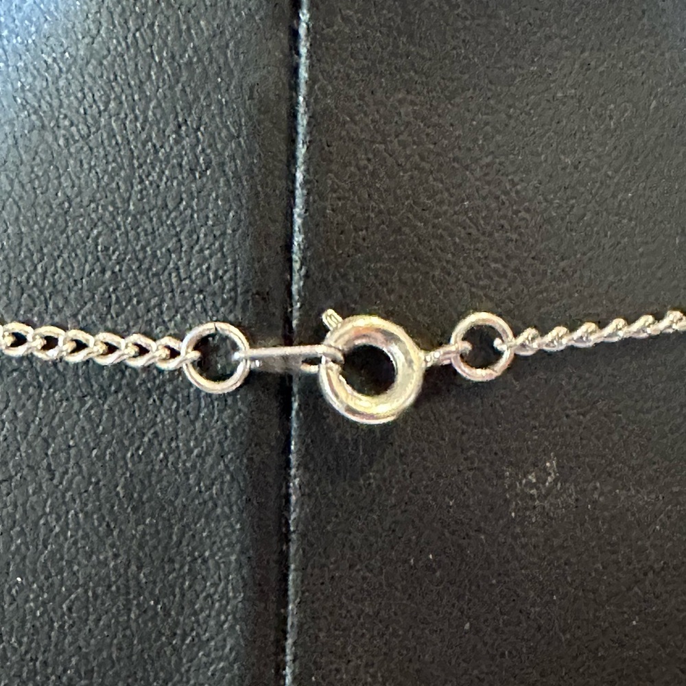 Silver Indians Heart Pendant Necklace - Picture 4 of 4